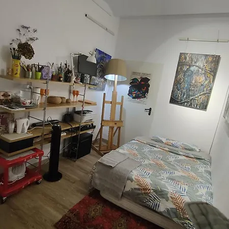 Cozy Studio With Extra Bed In Apartament Barcelona