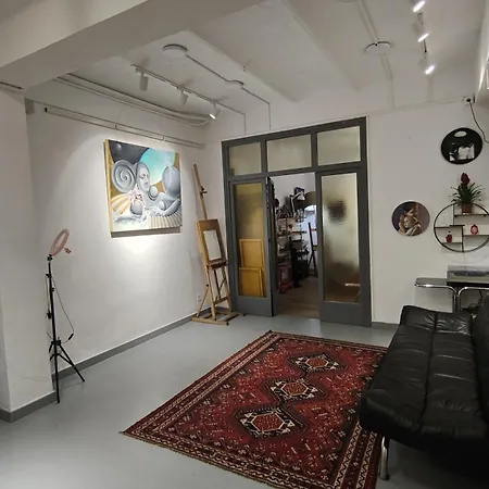 Cozy Studio With Extra Bed In