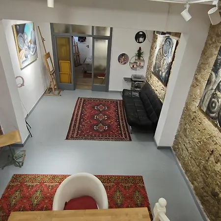 Cozy Studio With Extra Bed In